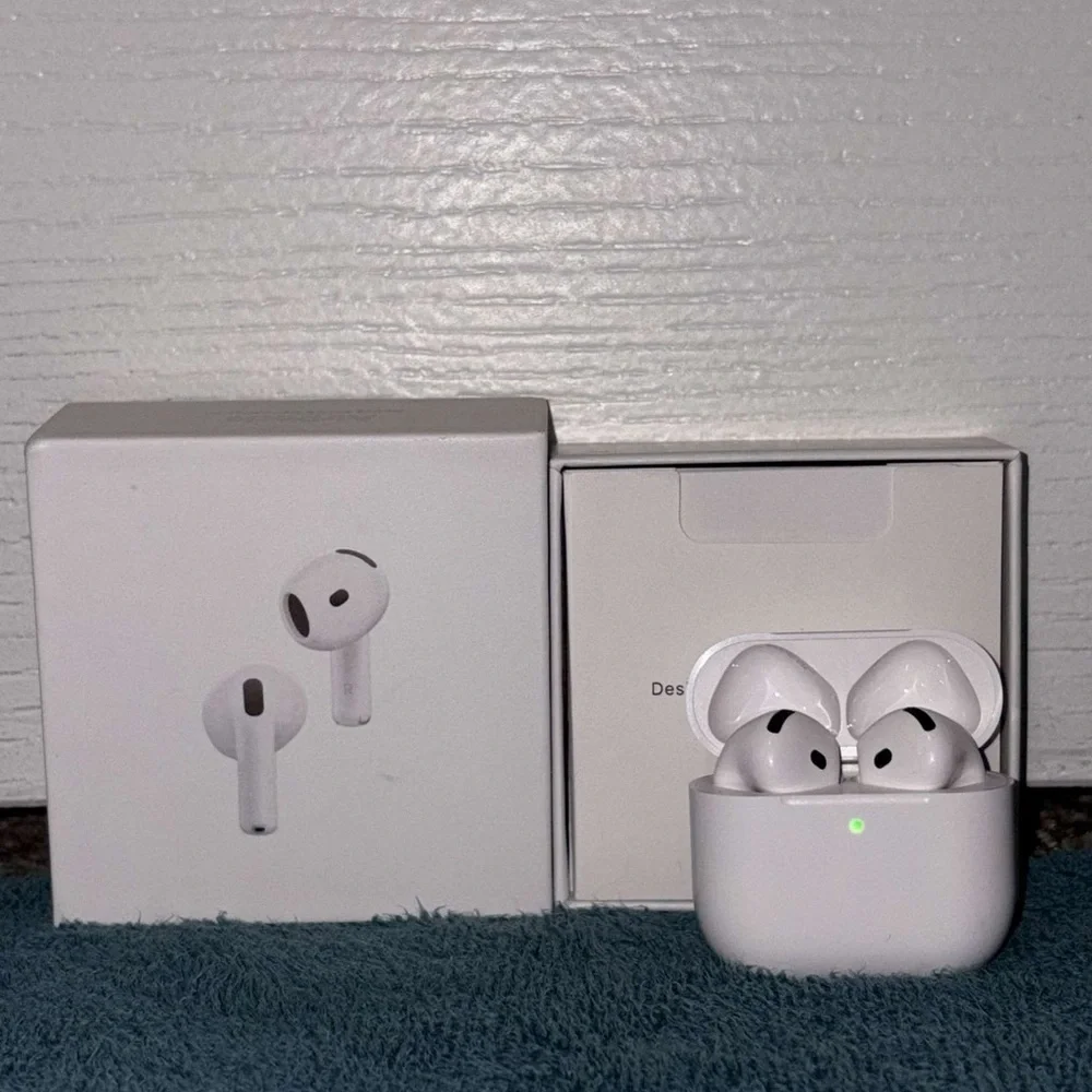 Airpods 4th Gen